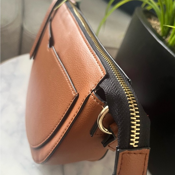 Exspress Chic Brown Crossbody Bag with Red Strap - Picture 3 of 14